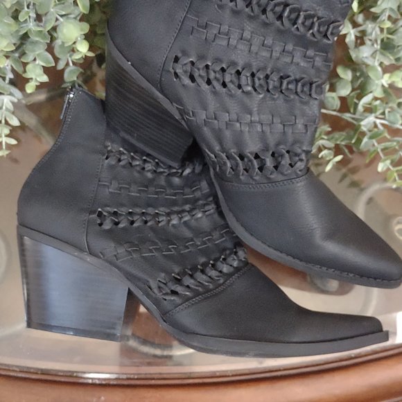 Ankle boots - Picture 1 of 4